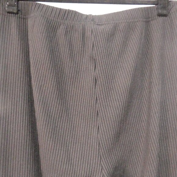 SHEIN - Curve | 1XL | Textured Ribbed Black Stretchy Leggings - Picture 11 of 16